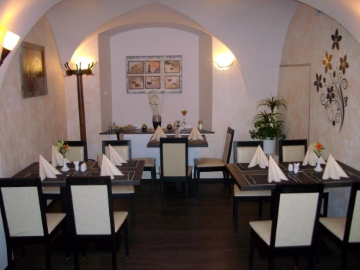 Hotel Zum Waldstein ไวเซินชตัดท์ ภายนอก รูปภาพ