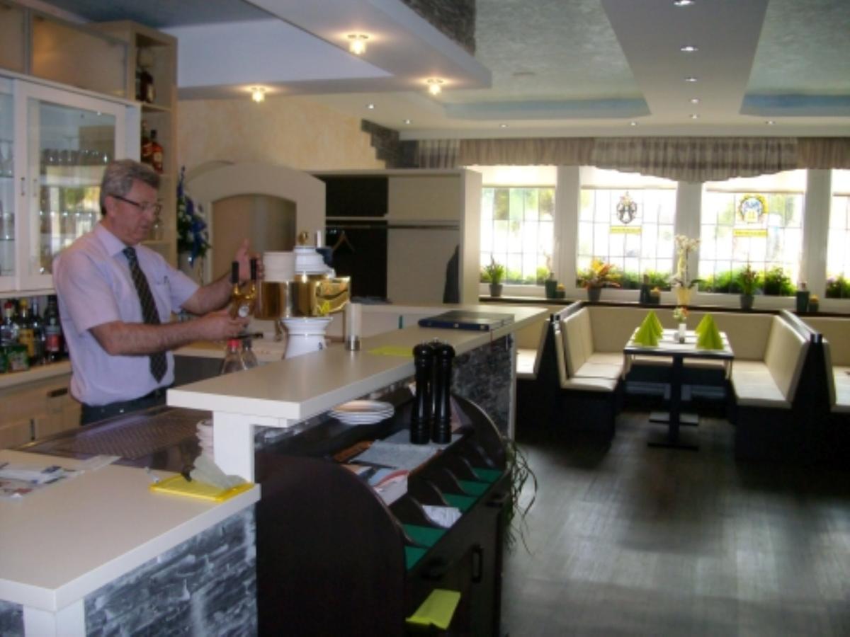 Hotel Zum Waldstein ไวเซินชตัดท์ ภายนอก รูปภาพ