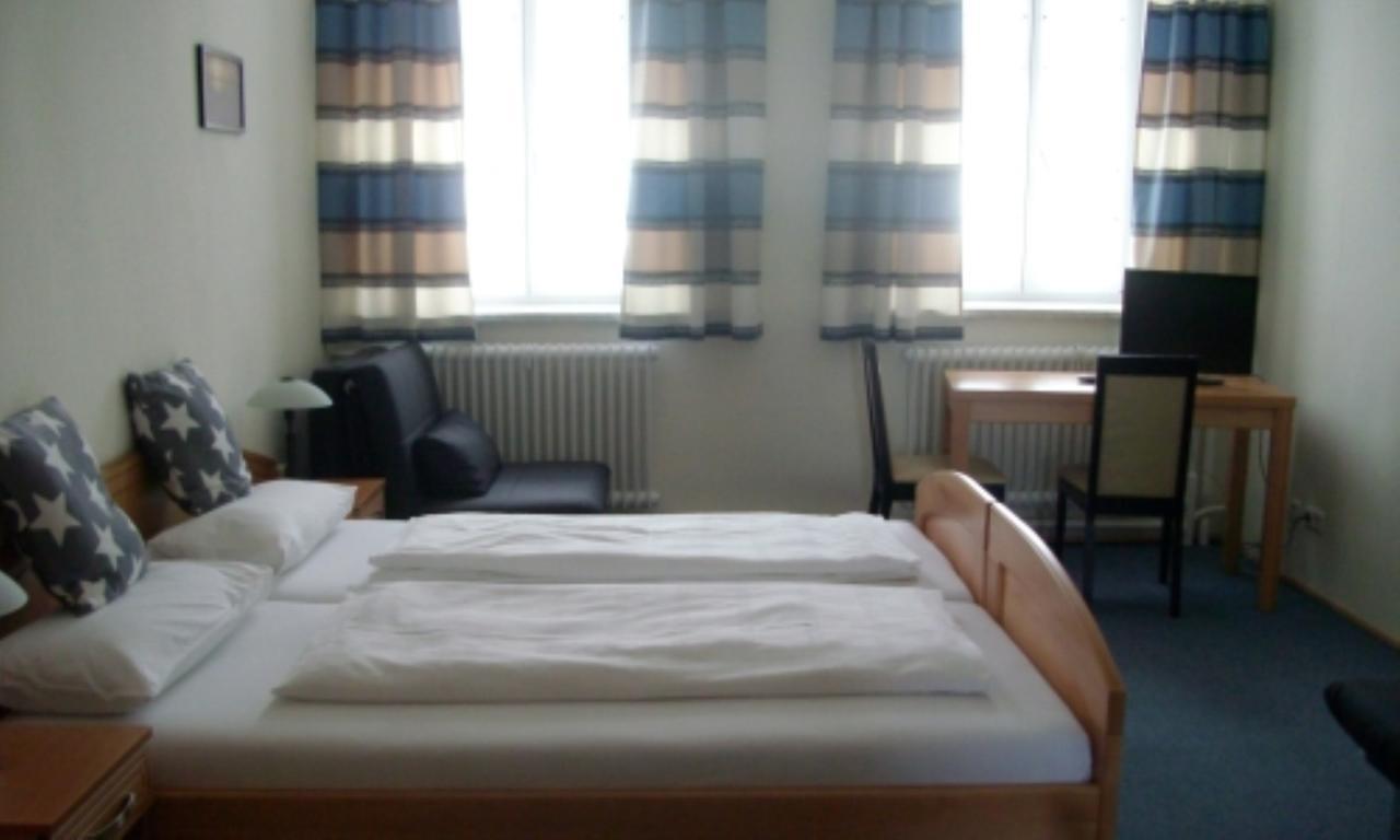 Hotel Zum Waldstein ไวเซินชตัดท์ ภายนอก รูปภาพ